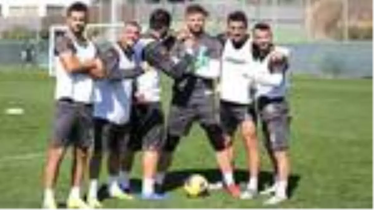 Alanyaspor\'da Beşiktaş mesaisi sürüyor