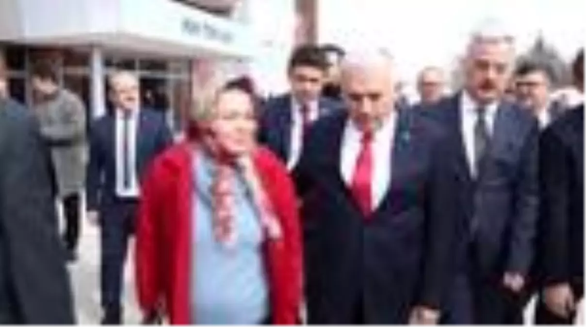 Binali Yıldırım\'a fahri doktora ünvanı verildi