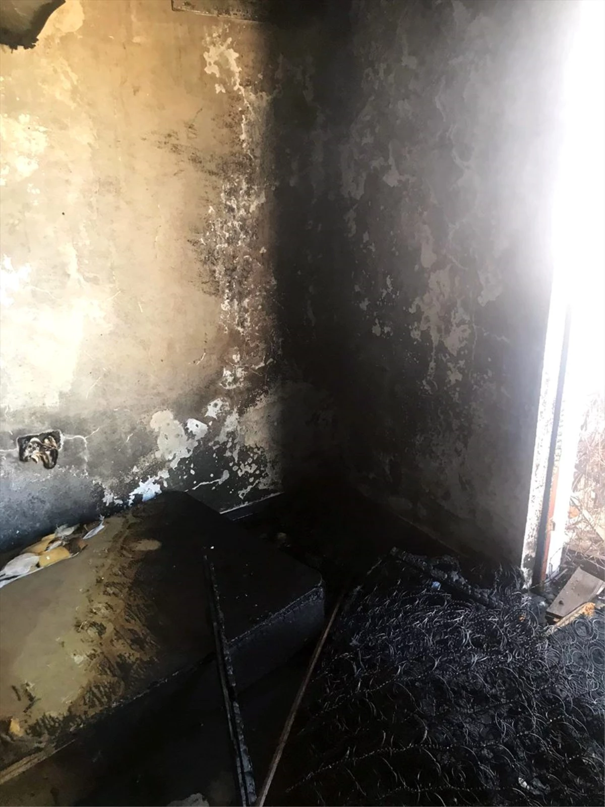 Bodrum\'da metruk binadaki yangın söndürüldü