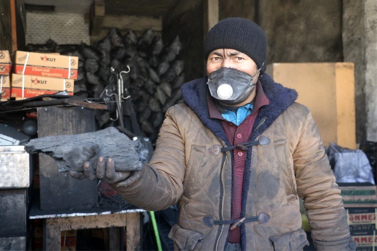 Yazın satış patlaması yaşayan mangal kömürü, kışın neredeyse hiç satılmıyor