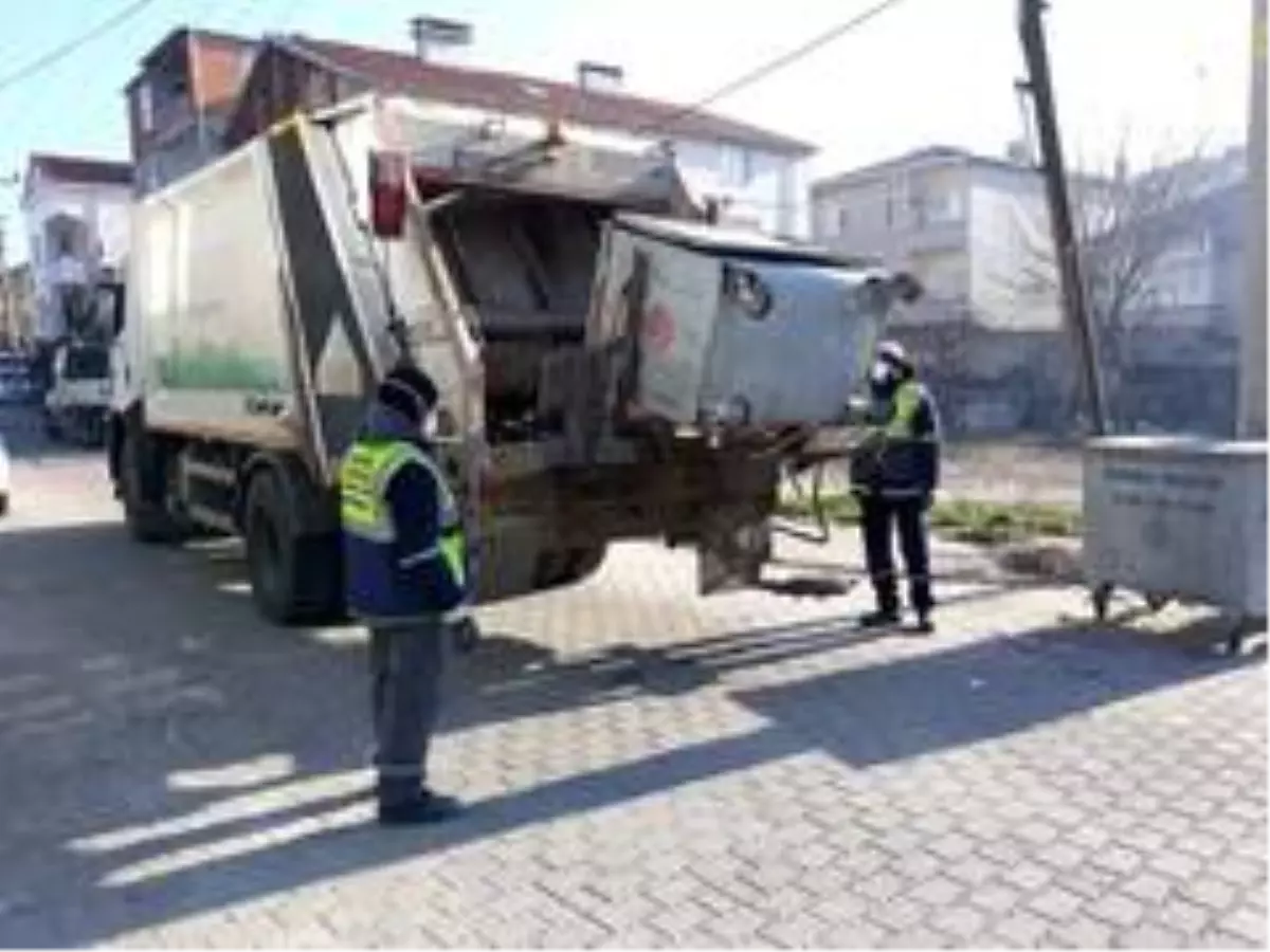 Ergene Belediyesi temizlik personeli kesintisiz çalışıyor