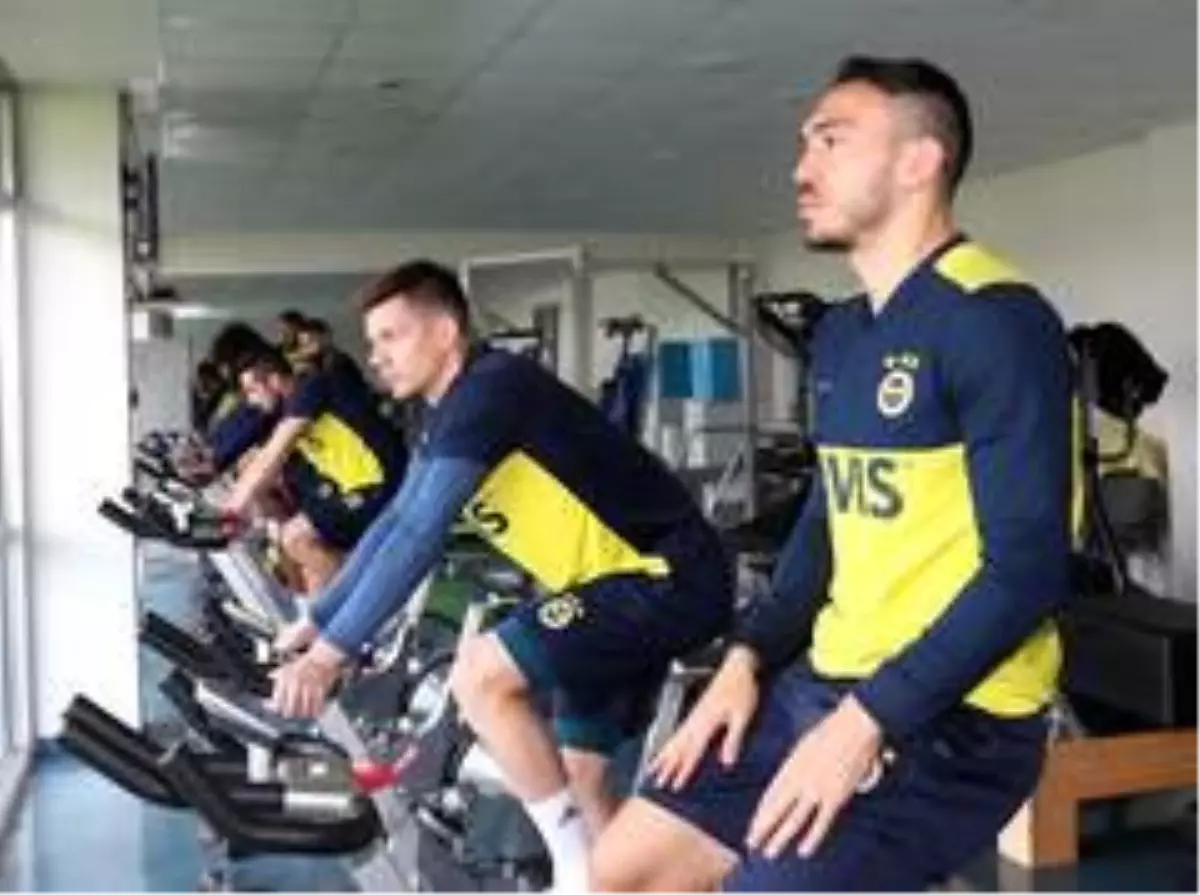 Fenerbahçe\'de ara vermeden Antalyaspor hazırlıklarına başladı