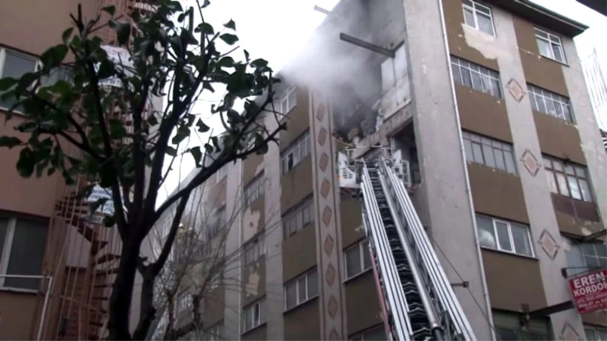 Güngören\'de önce patlama sonra yangın: 1 kişi yaralandı