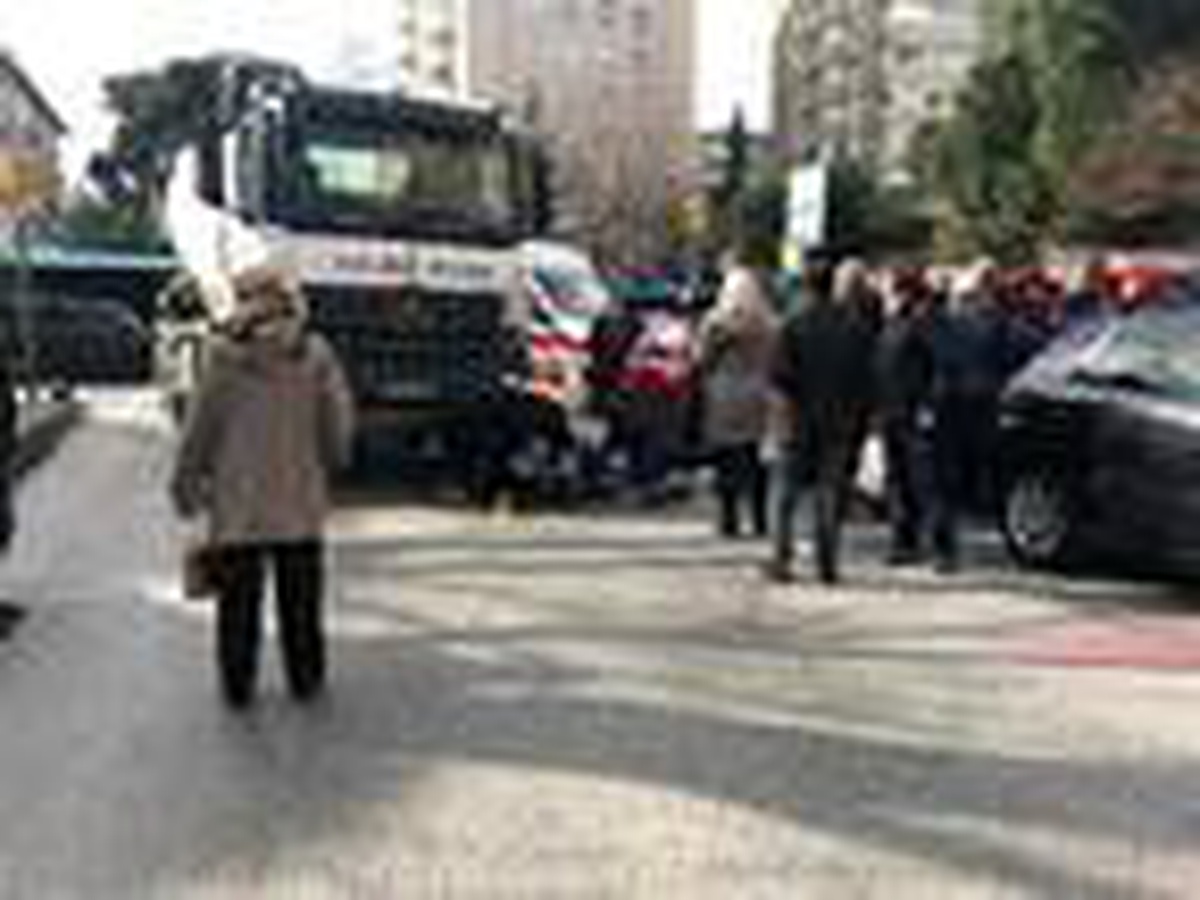 Kadıköy\'de yaşlı adama beton mikseri çarptı (1)