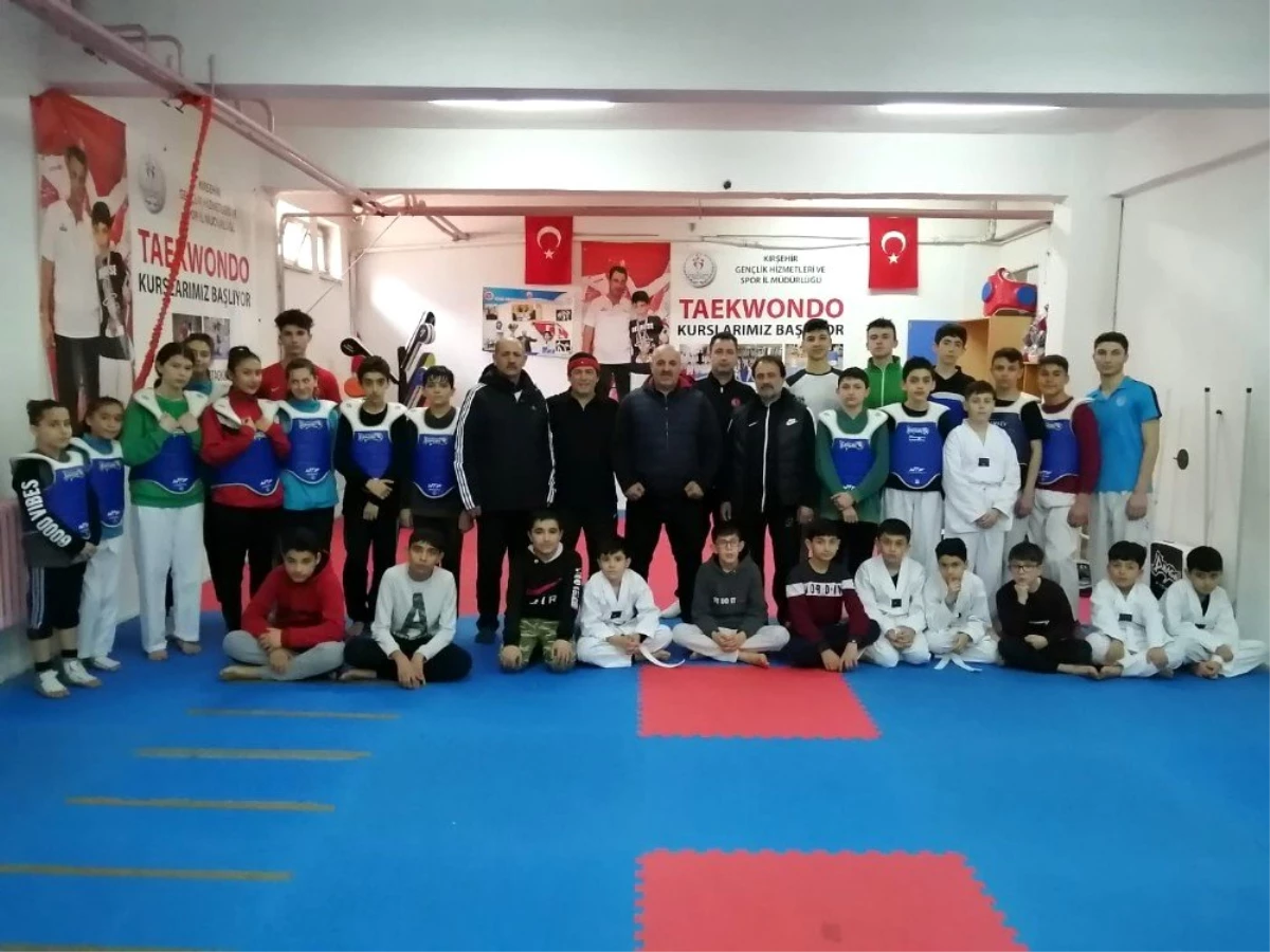 Milli taekwondo hocası Mustafa Bozkurt, Kırşehir\'de ziyaretlerde bulundu