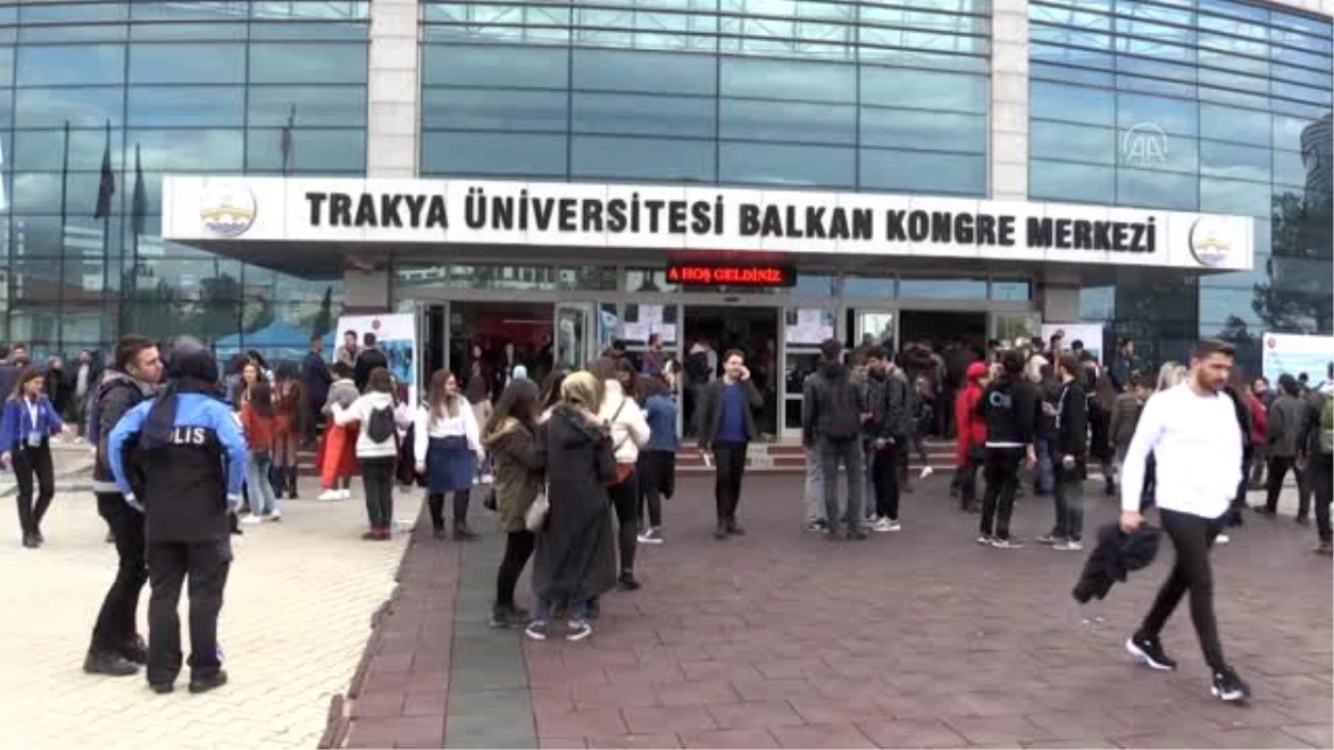 Trakya Kariyer Fuarı\'na öğrenciler yoğun ilgi gösterdi