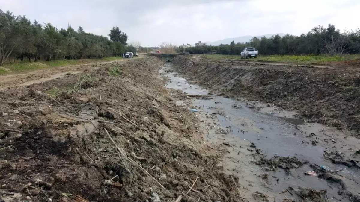 35 yıldır ihmal edilen kanal temizleniyor