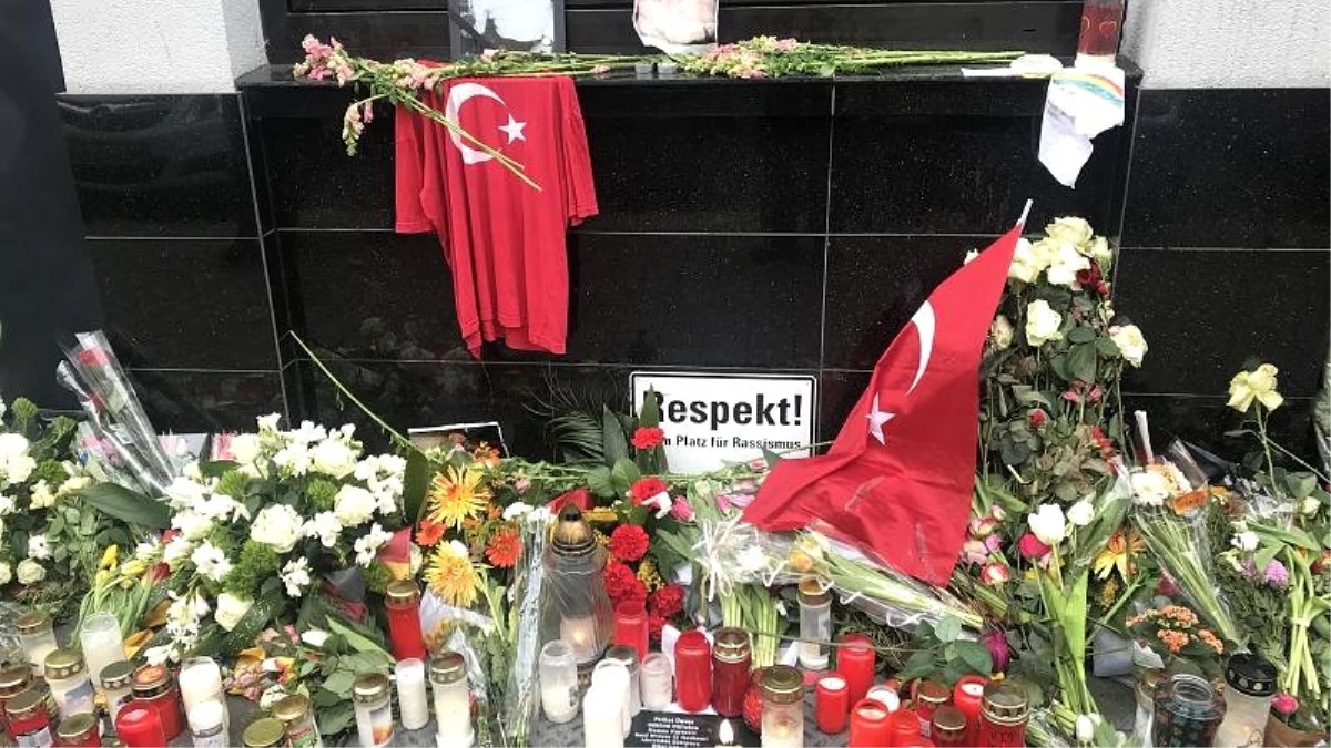 Almanya\'daki ırkçı saldırıda ölen iki Türk vatandaşının cenazesi Türkiye\'ye getirildi