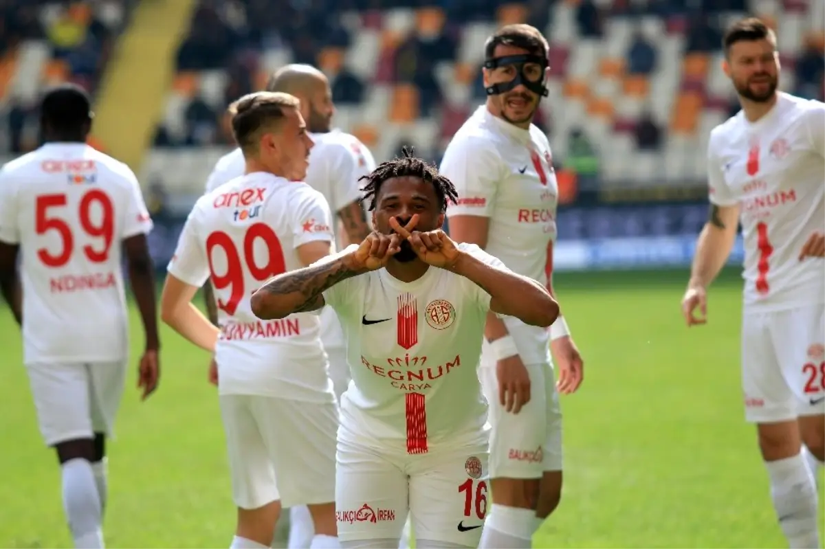 Antalyaspor\'da Fredy\'den büyük çıkış