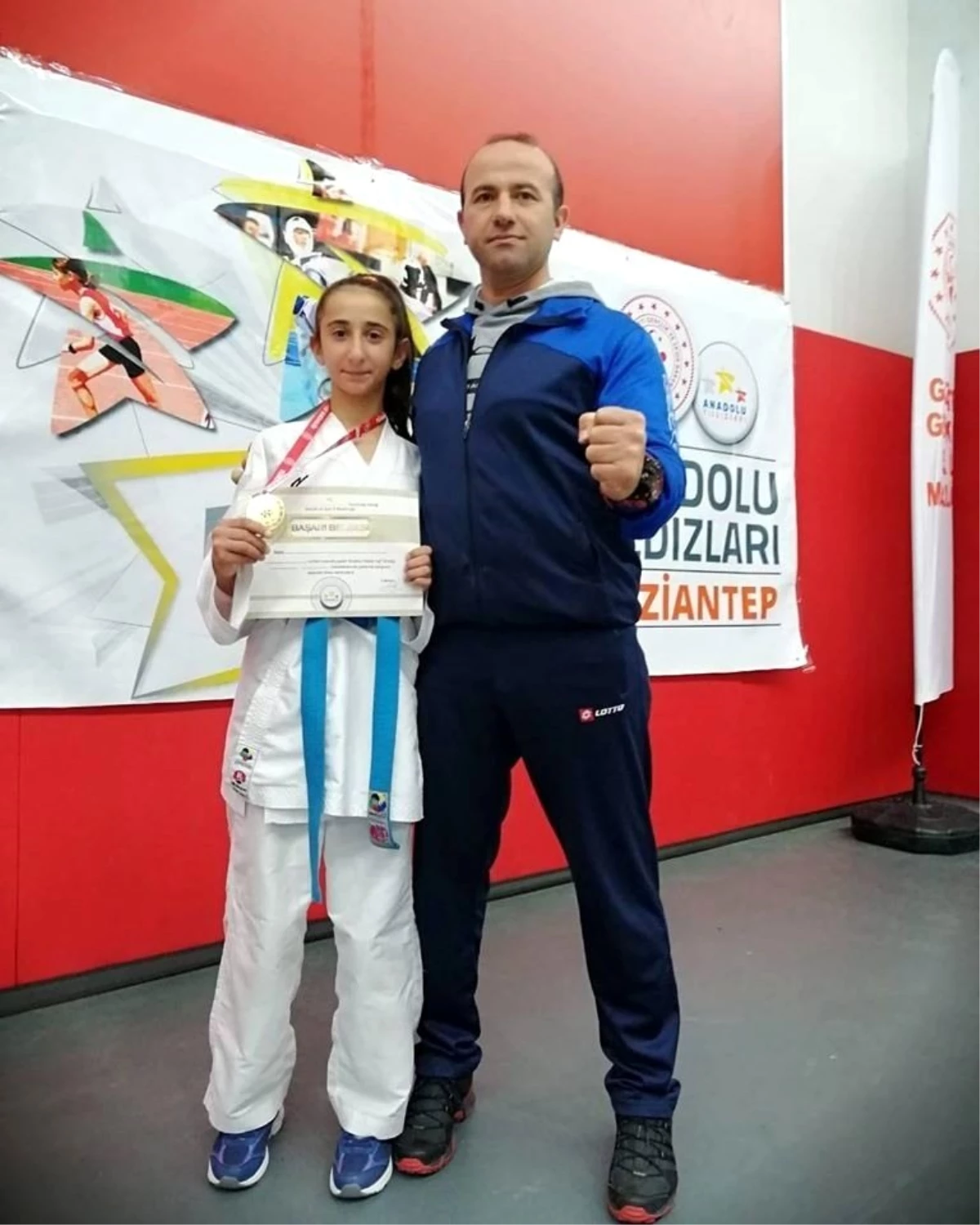 Bağlar Belediyesporlu genç karateci altın madalya kazandı