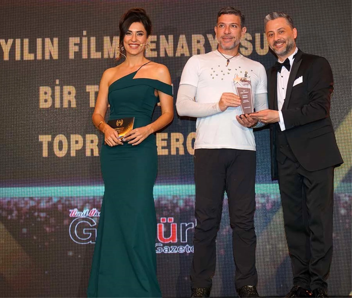 \'Bir Türk Masalı\' filmi ekibine anlamlı ödül