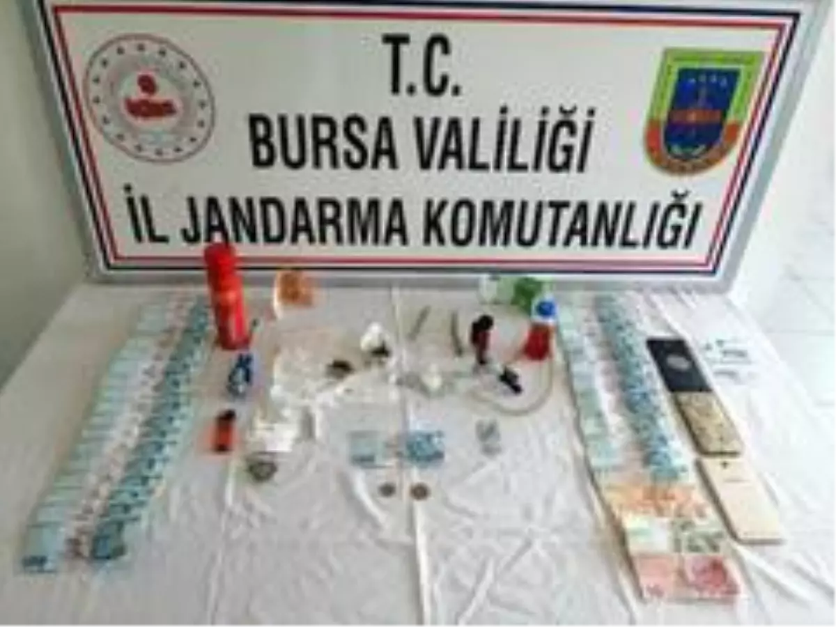 Bursa\'da 4 uyuşturucu şüphelisi jandarmadan kaçamadı