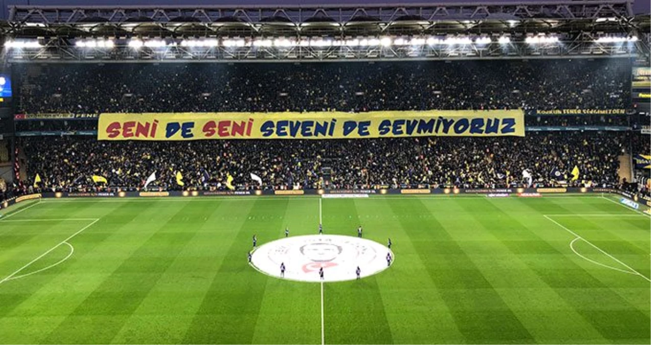 Galatasaray, "Seni de seni seveni de sevmiyoruz" pankartı için suç duyurusunda bulunuyor