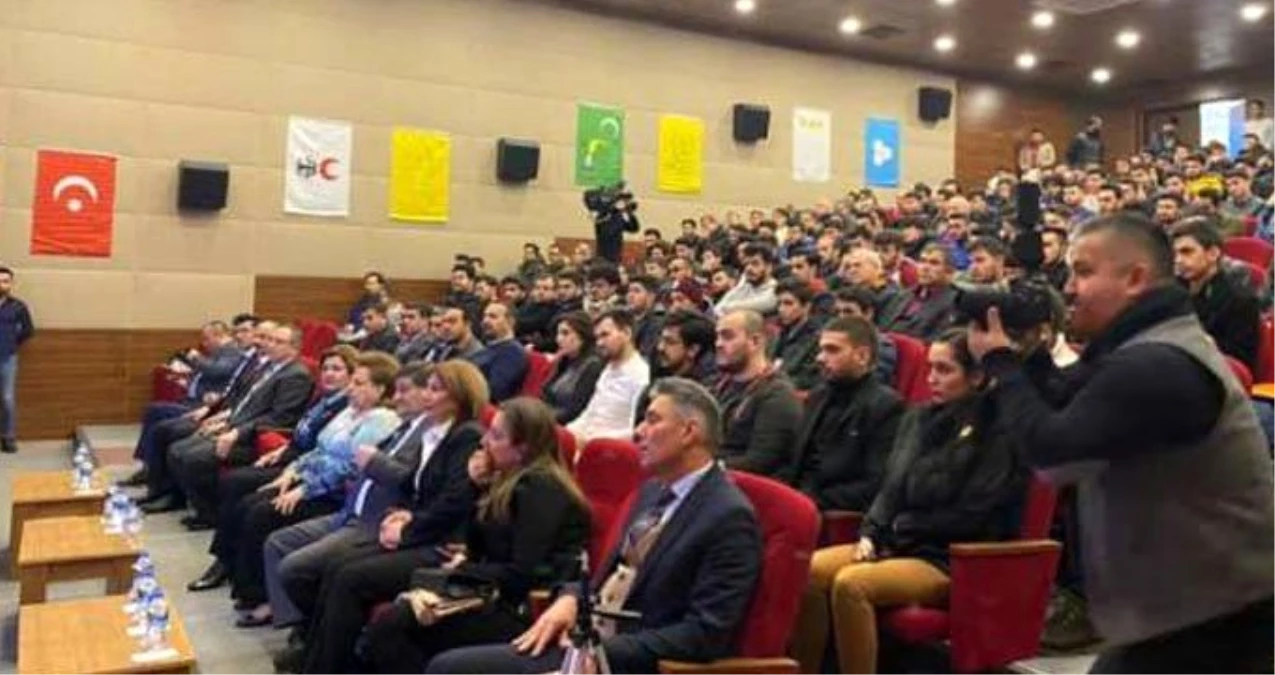 Gazi Üniversitesi\'nde "Kanayan yaramız Hocalı" isimli panel düzenlendi