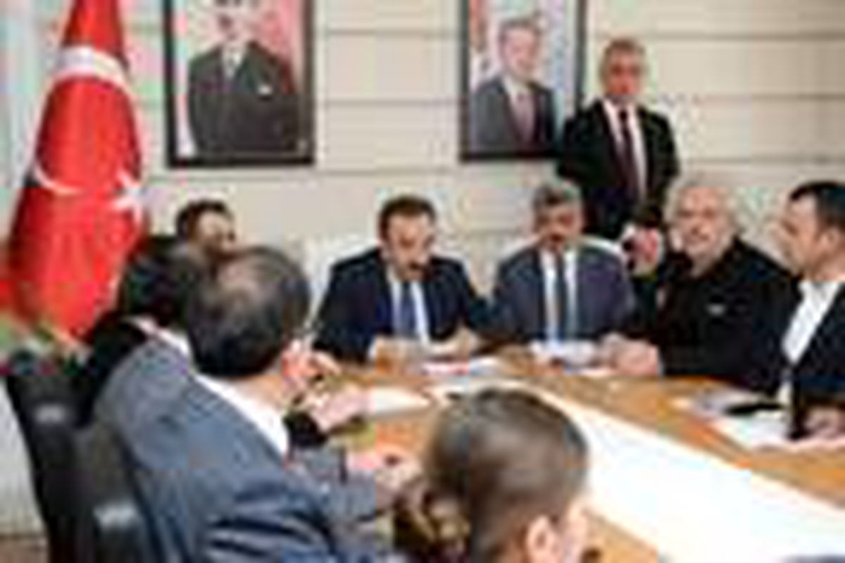 İçişleri Bakan Yardımcısı Çataklı\'dan Başkale\'deki kriz merkezine ziyaret