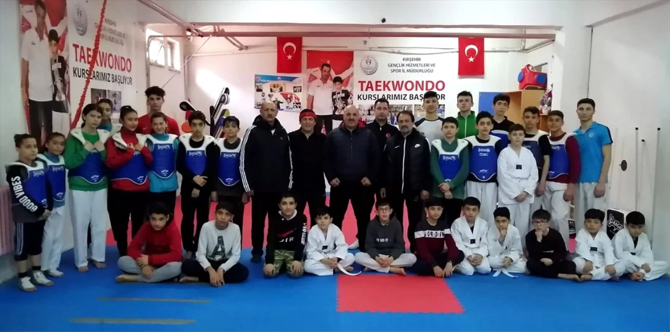 Tekvando ve kick boks eski mili sporcuları Kırşehir\'de buluştu