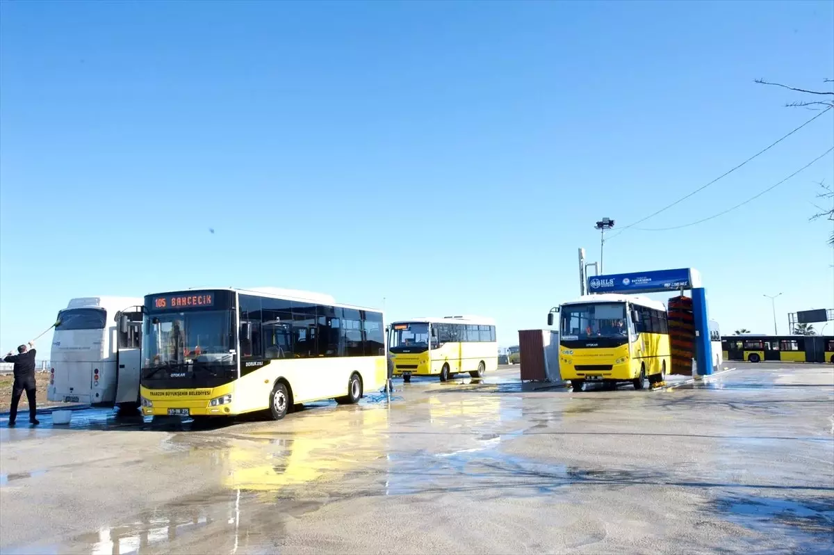 Trabzon\'da belediye otobüsleri ilaçlanarak dezenfekte ediliyor