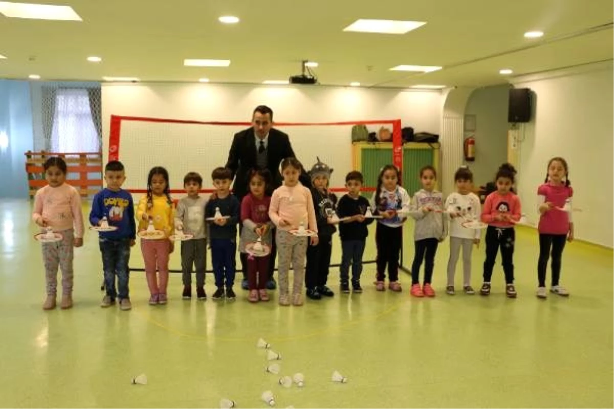 81 İlde 81 Anaokulu\' projesi ile çocuklar badmintonla tanıştı