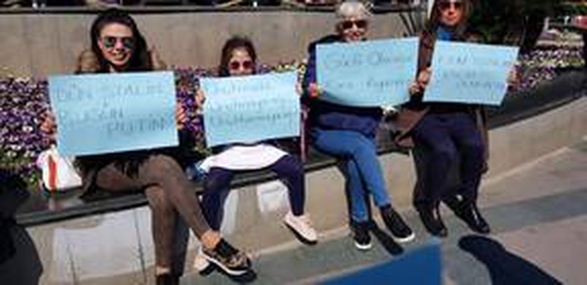 Antalya\'da Rusya\'nın Kırım işgali protesto edildi