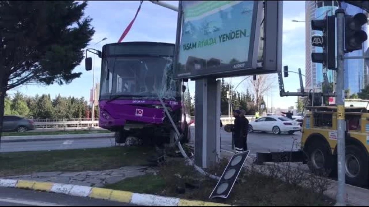 Ataşehir\'de trafik kazasında 1 kişi yaralandı