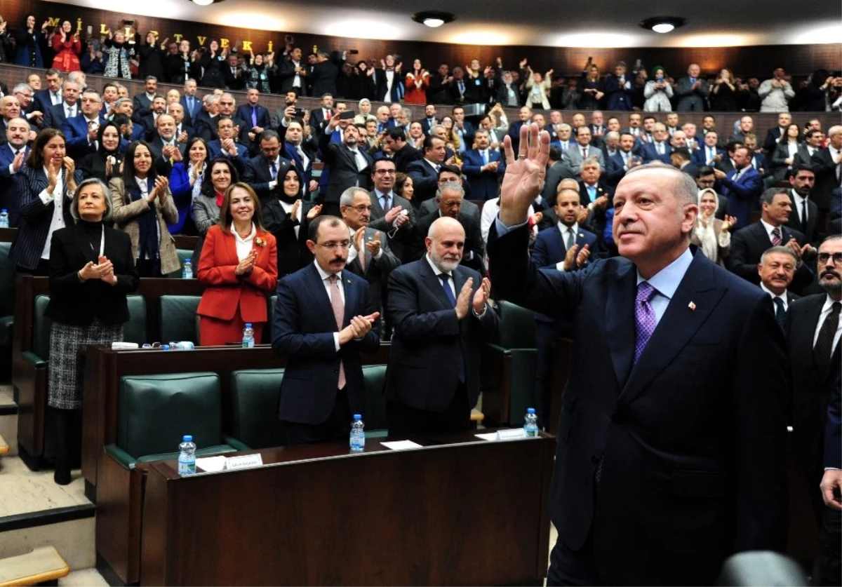 Cumhurbaşkanı Erdoğan\'a AK Parti Grubu\'nda doğum günü sürprizi