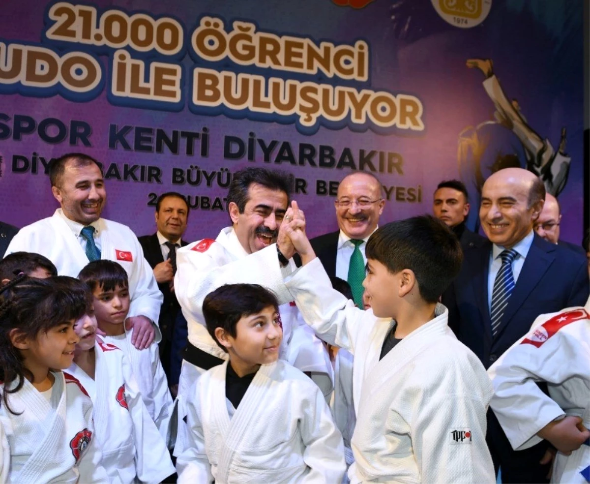 Diyarbakır\'da 21 bin öğrenci judo ile buluşuyor