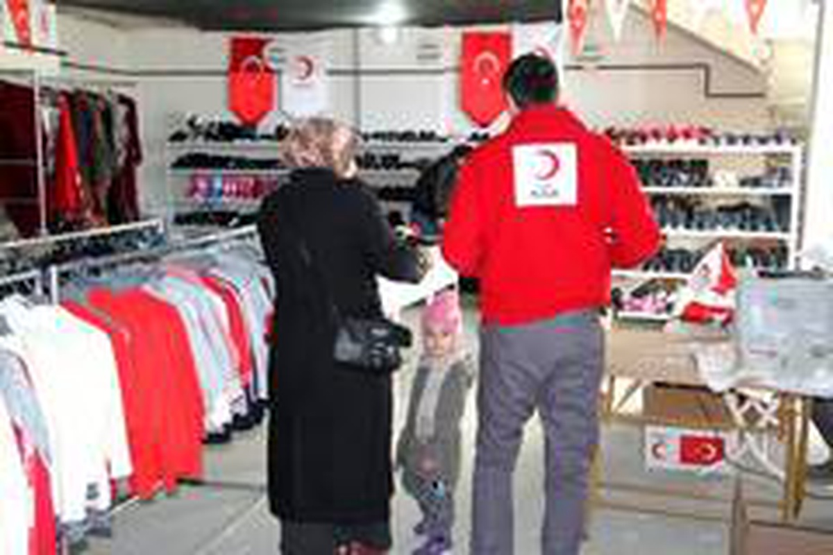 Elazığ\'da depremzedeler için \'Sosyal Market\'