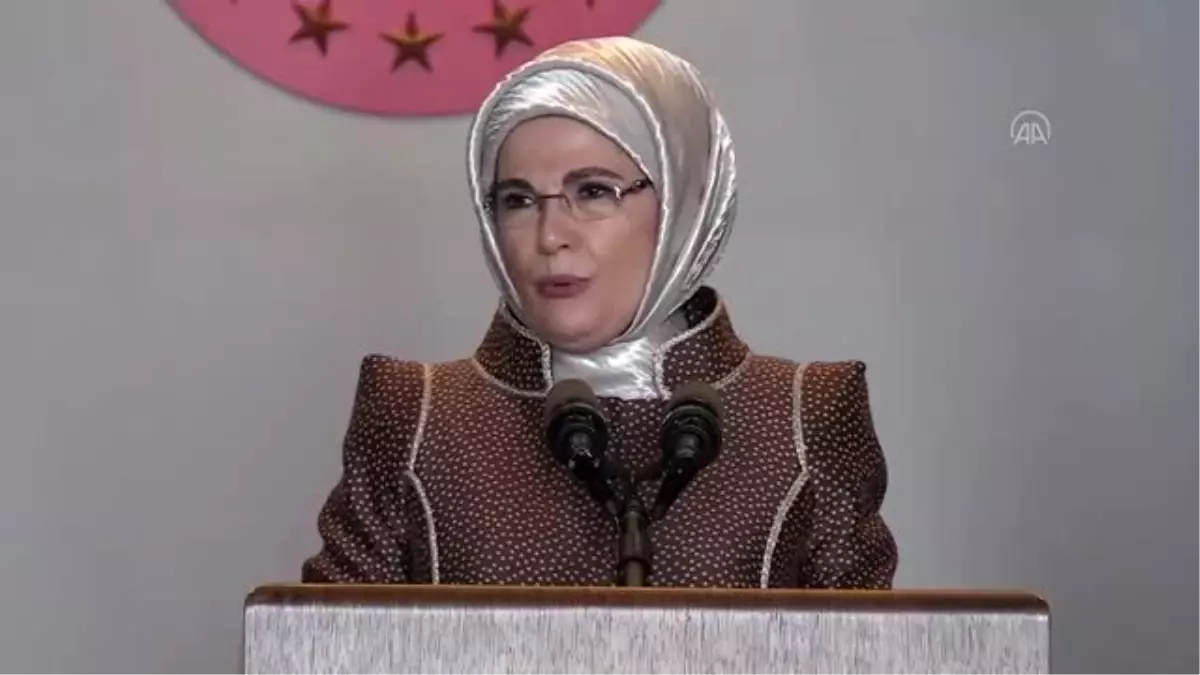 Emine Erdoğan, Koruyucu Aile Programı\'nda konuştu (2)