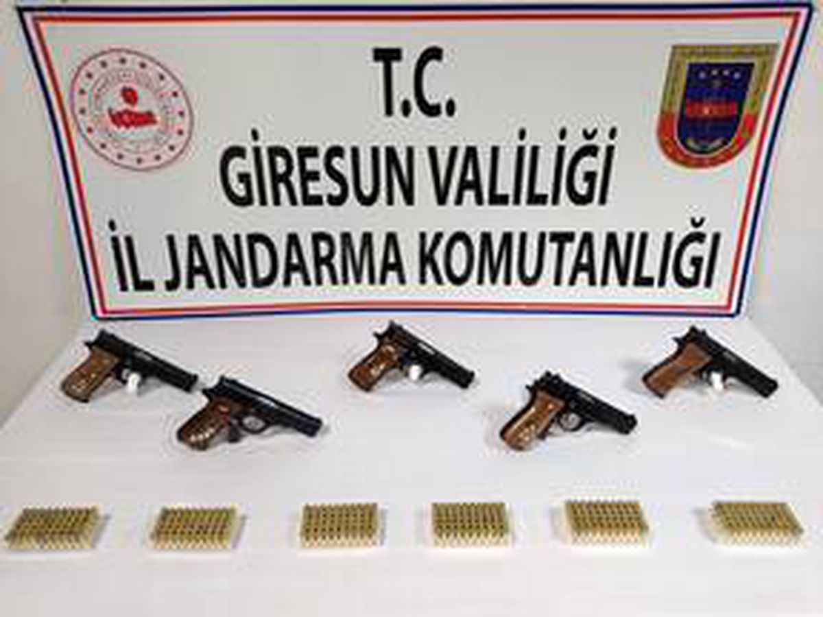 Giresun\'da yolcu otobüsünde 5 ruhsatsız tabanca ele geçirildi