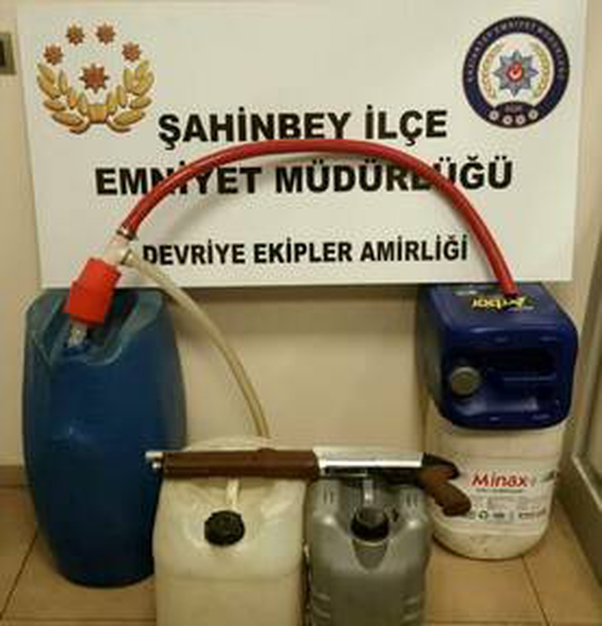 Halk otobüsünden yakıt çaldığı öne sürülen 2 şüpheli yakalandı