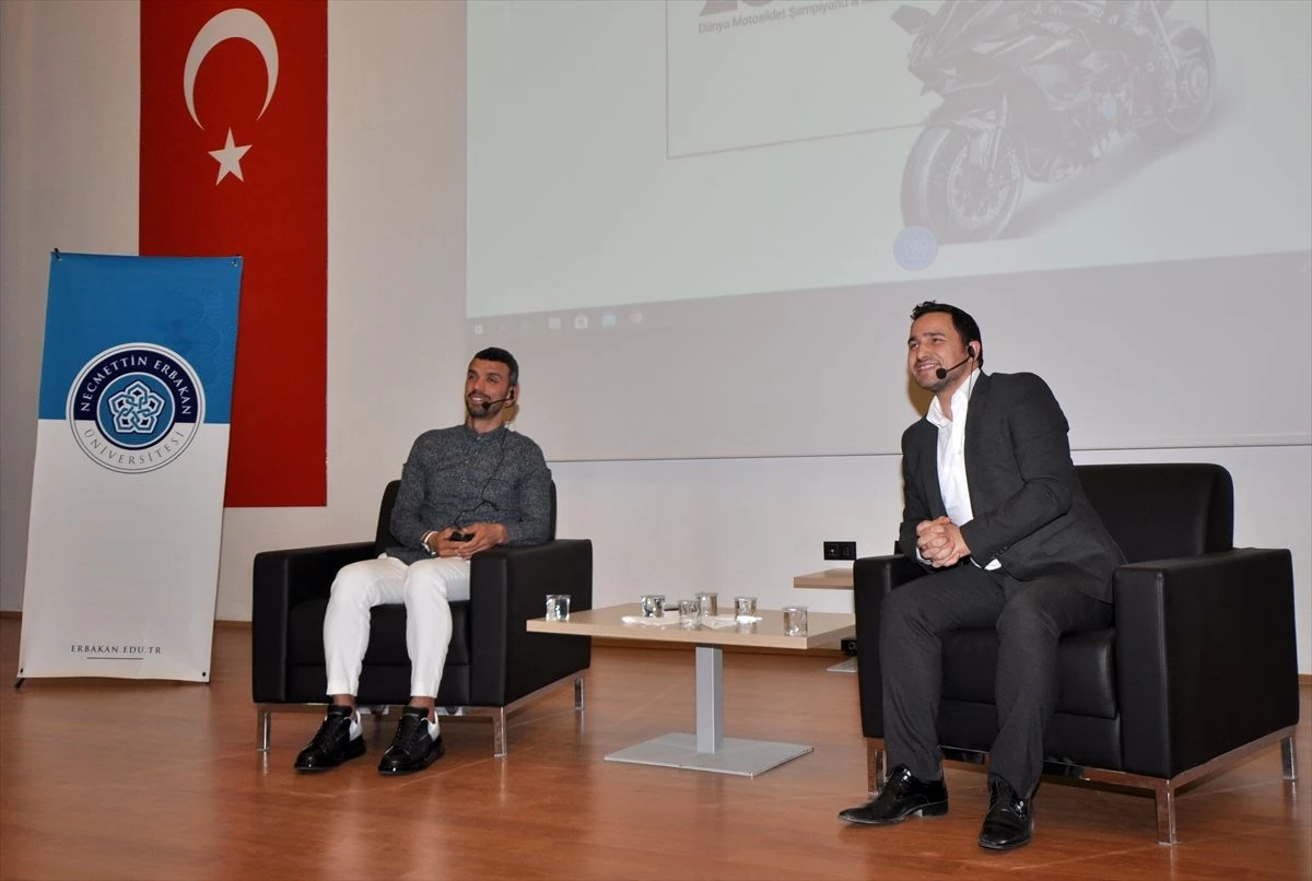 Kenan Sofuoğlu, Konya\'da öğrencilerle buluştu