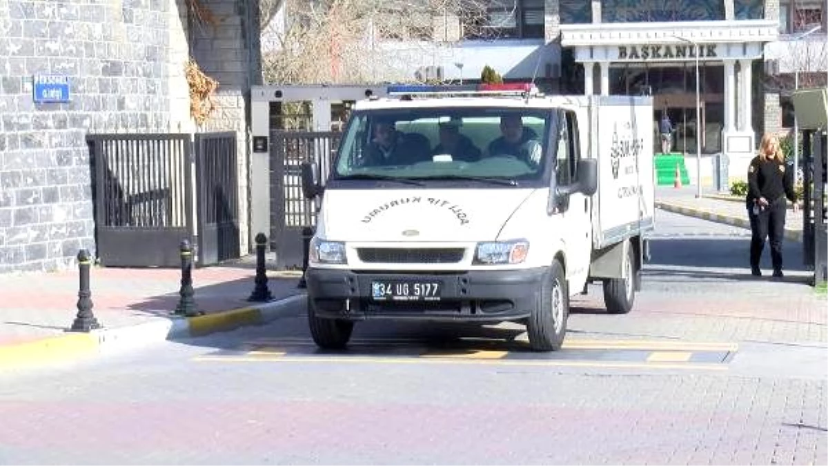 Otomobilin çarpması sonucu ölen elektrikli scooter kullanan gencin cenazesi Adli Tıp\'tan alındı