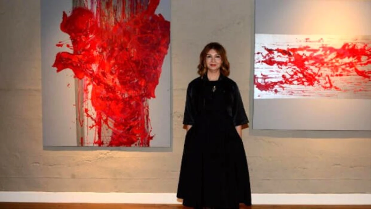Ressam Figen Batı: "Varlığımın izlerini tuvalime aktarmaya çalışıyorum"