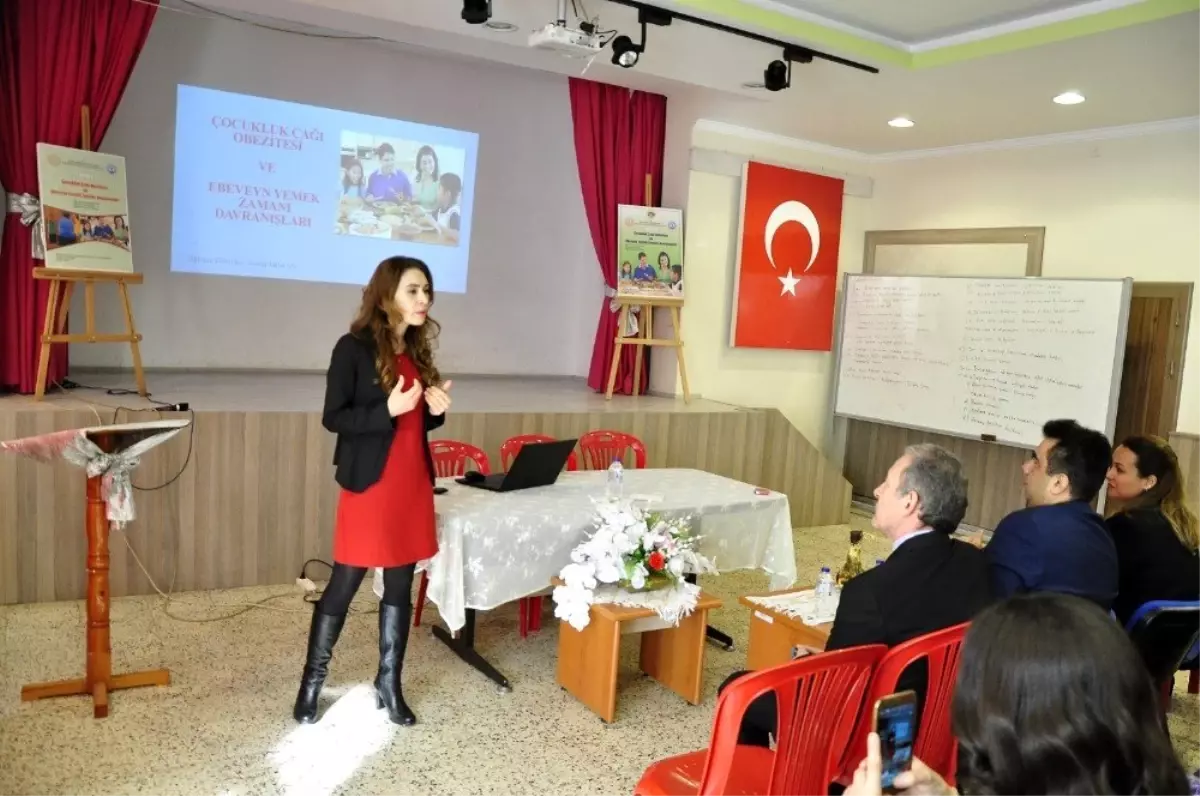 Safranbolu\'da "Çocukluk Çağı Obezitesi ve Ebeveyn Davranışları" semineri