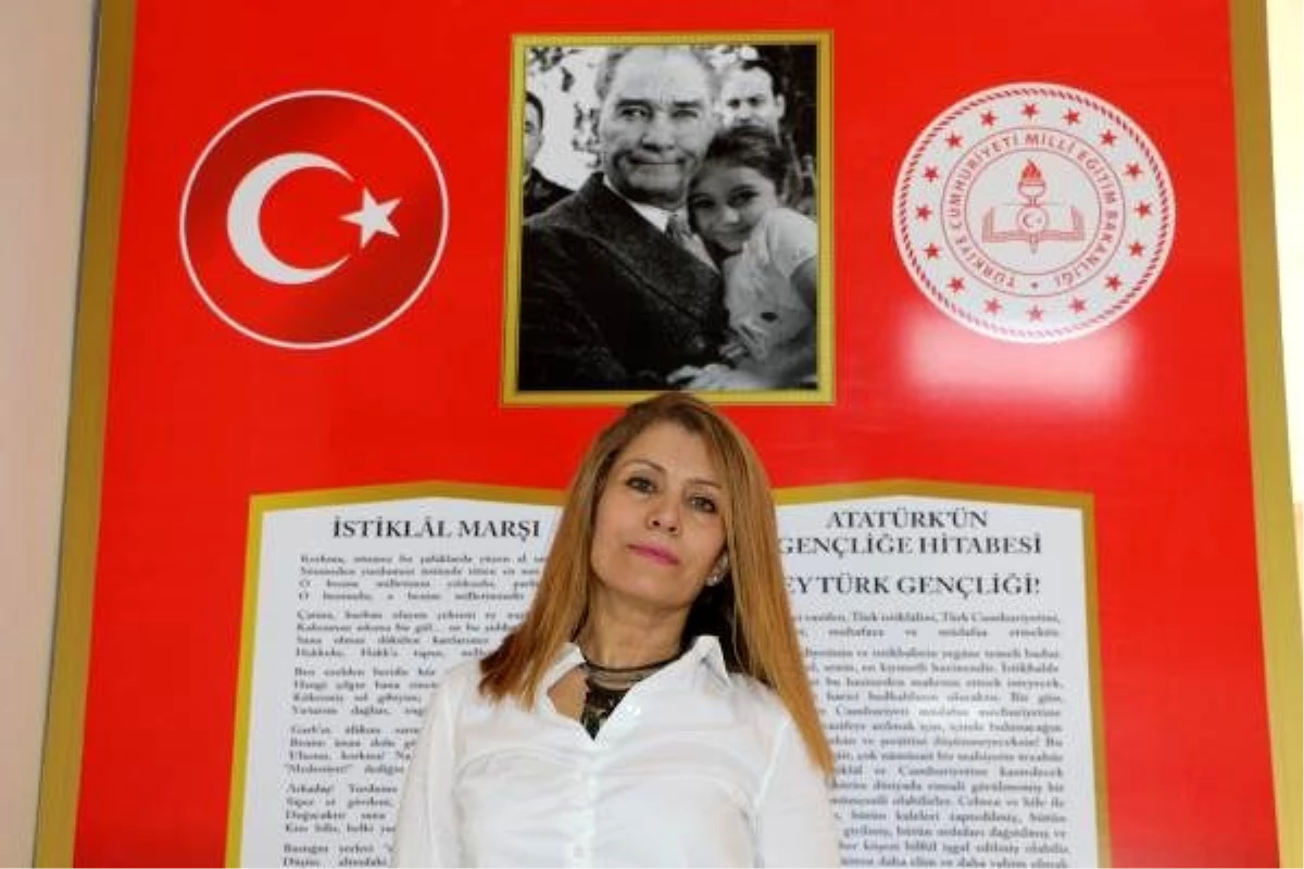 Sakine öğretmeni, Bakan Selçuk tebrik etti