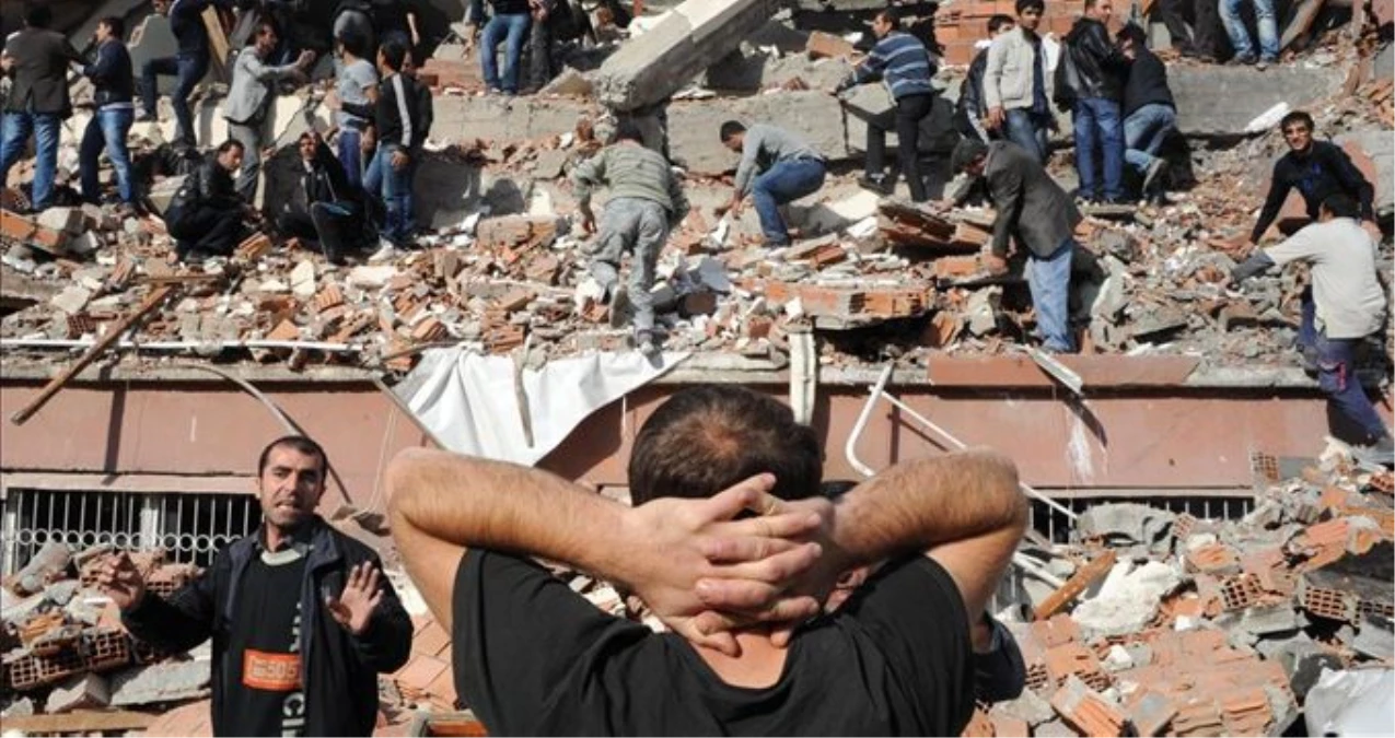 Son dakika: İran\'daki depremin vurduğu Van\'da can kaybı 10\'a yükseldi