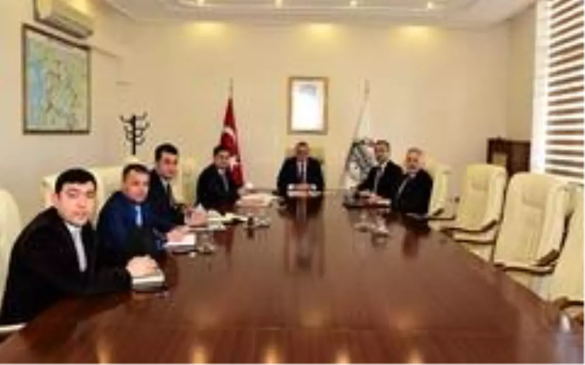 Vali Deniz: "7\'den 70\'e herkesin spor yapmasını amaçlıyoruz"