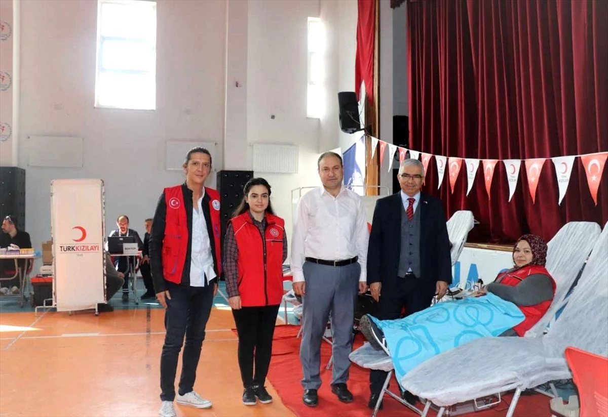 Adana Gençlik Merkezinden kan bağışı