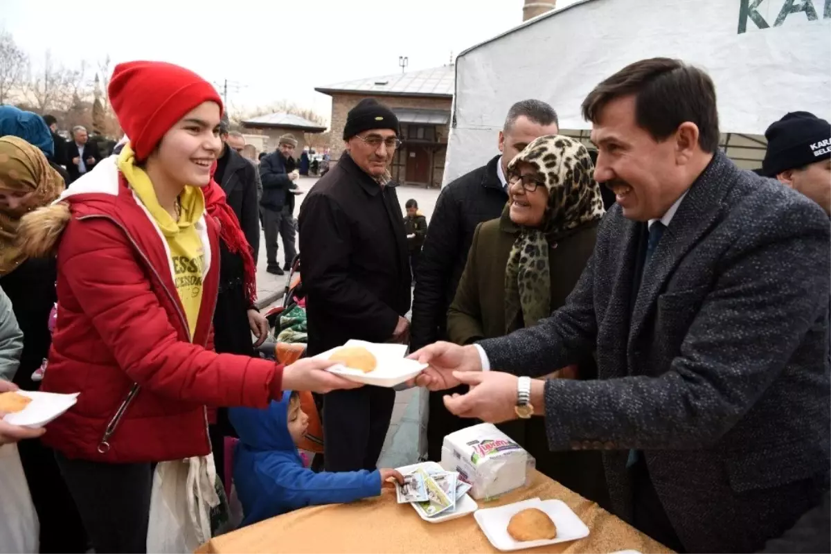 Başkan Kılca vatandaşa pişi, çocuklara şivlilik dağıttı