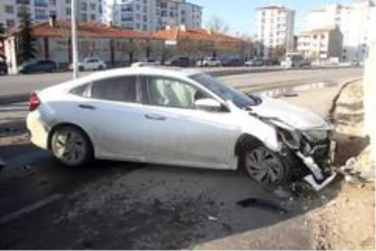 Elazığ\'da trafik kazası: 3 yaralı