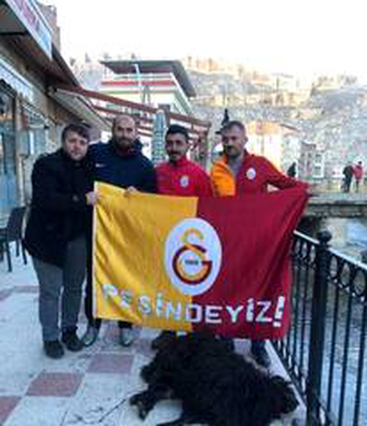 Galatasaraylı taraftarların galibiyet adağı 7 yıl sonra yerini buldu