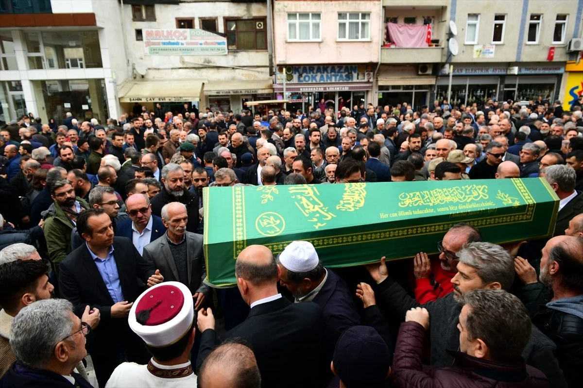 İçişleri Bakan Soylu, Trabzon\'da cenaze törenine katıldı