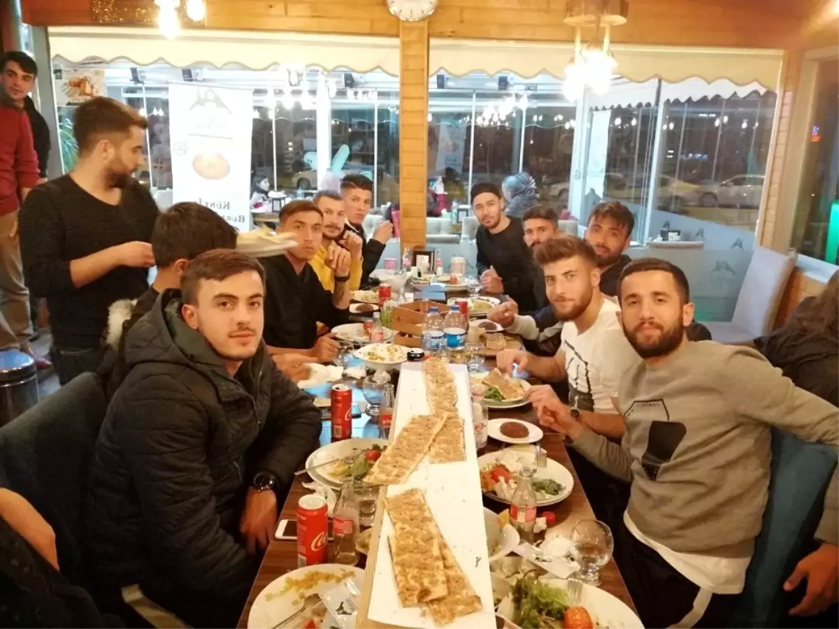 Isparta 32 Sporlular, moral yemeğinde buluştu