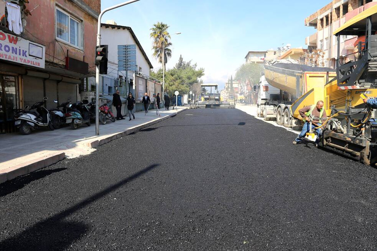 Mehmet Kafadar Caddesi\'nde asfalt çalışmaları başladı