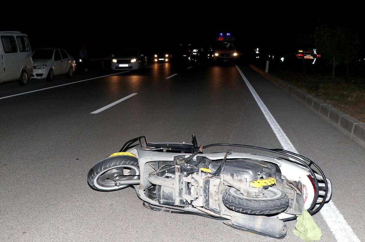 Muğla\'da park halindeki kamyona çarpan motosikletin sürücüsü öldü