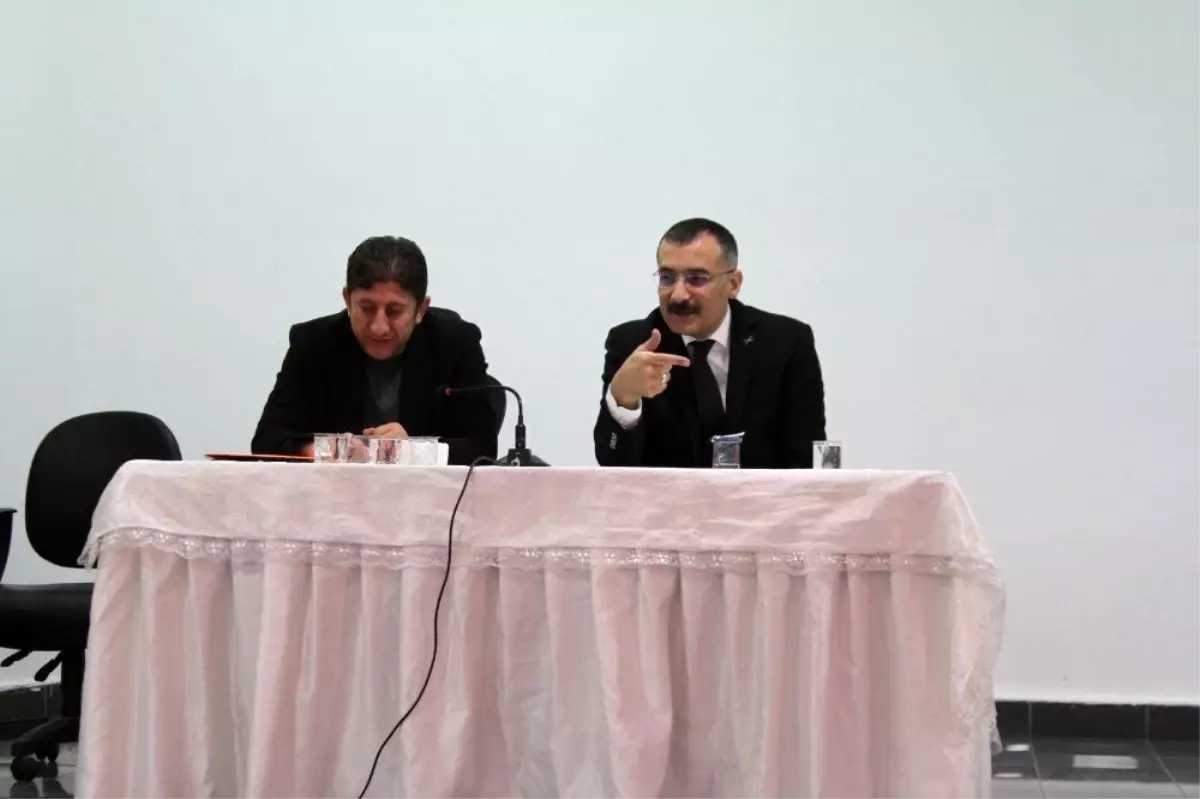 Özalp\'ta muhtarlar toplantısı yapıldı