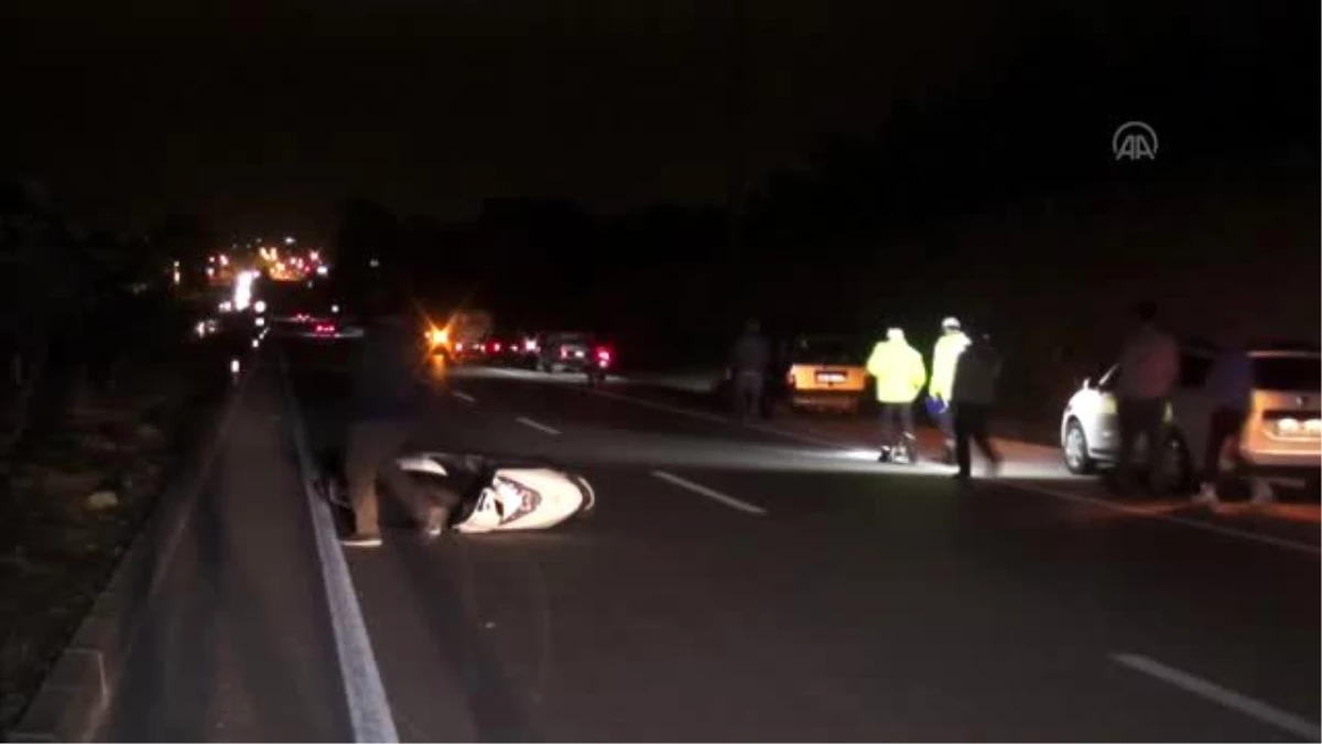 Park halindeki kamyona çarpan motosikletin sürücüsü öldü