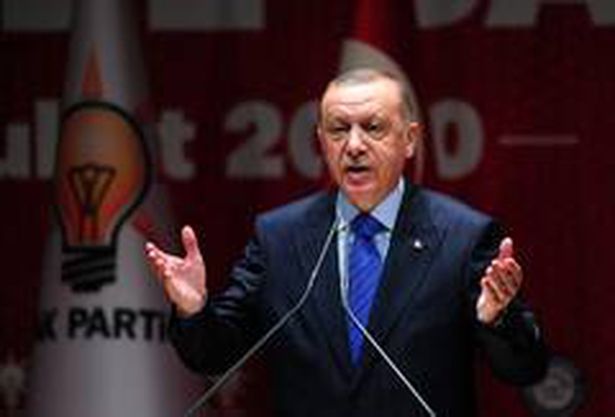 "Siyasetçinin sözü, tavrı kendi hayatında karşılık bulduğu ölçüde etkilidir"