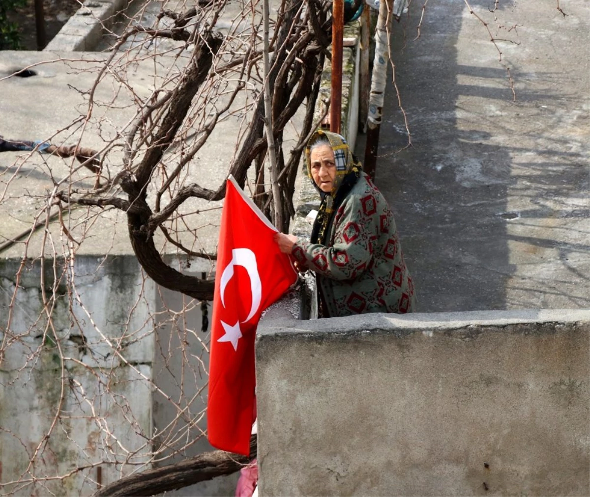 Belediyeden vatandaşlara "Türk Bayrağı asın" anonsu!