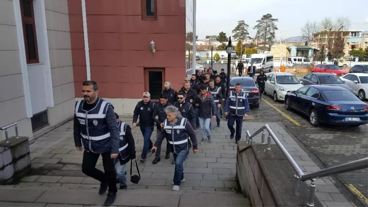 Düzce\'de terör örgütü sempatizanları, adliyede